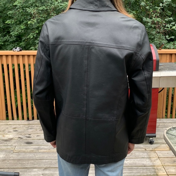 Genuine leather buttoned jacket, brand is Nevada, mens size small - Picture 2 of 7